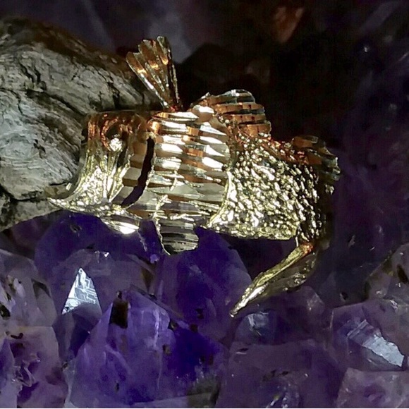 Jewelry - 10k yellow gold Bass fish pendant